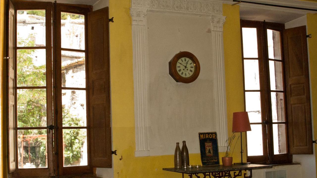 Chambre D'Hotes & Gites Vacances-En-Luberon Reillanne Ngoại thất bức ảnh
